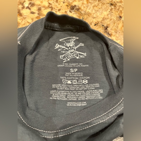 NWOT Philcos Slash Album Graphic Print Tee Shirt - Picture 6 of 6